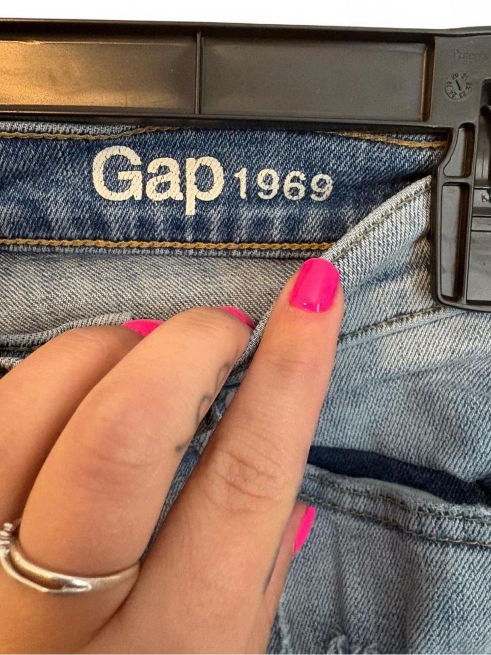 GAP Distressed Light Blue Women's Jeans - Picture 2 of 6